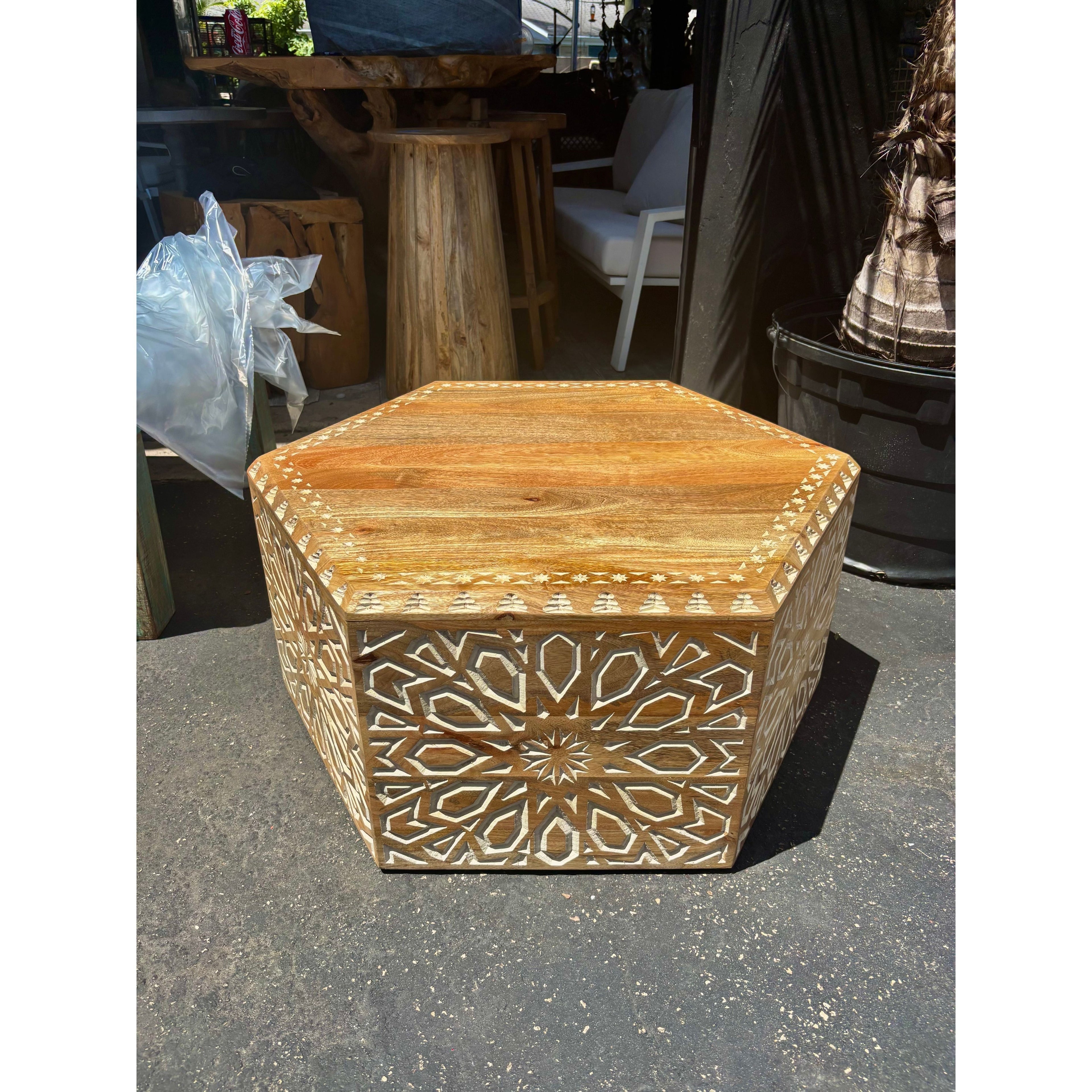 W/D Coffee Table - 35 x 35 x 16 in India Sourcing