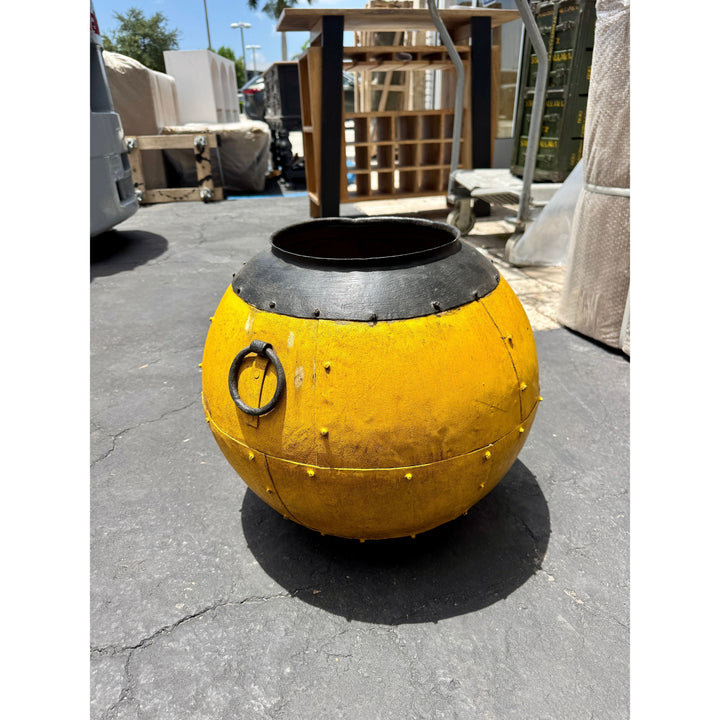 Iron Pot - 19 x 19 x 16 in India Sourcing