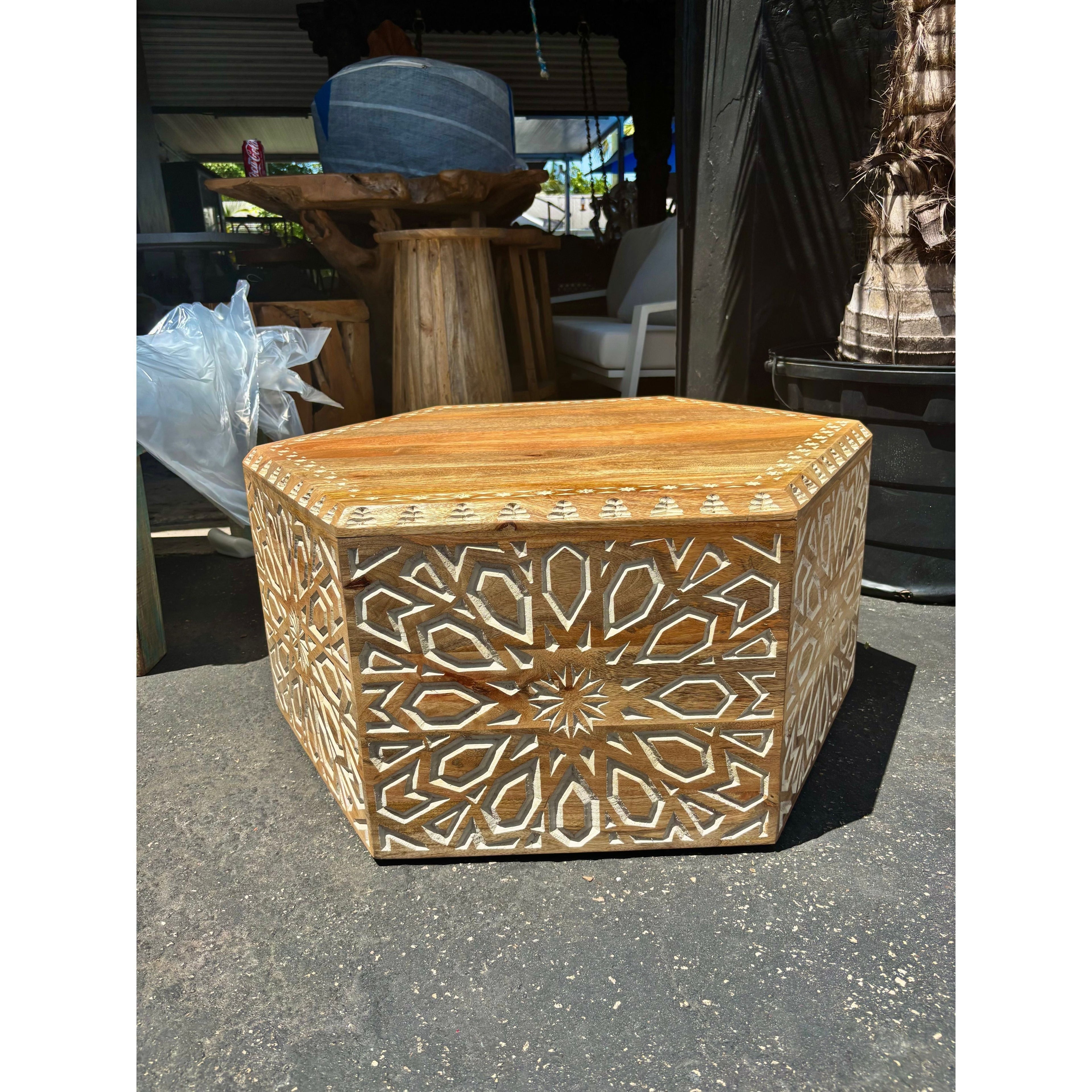 W/D Coffee Table - 35 x 35 x 16 in India Sourcing