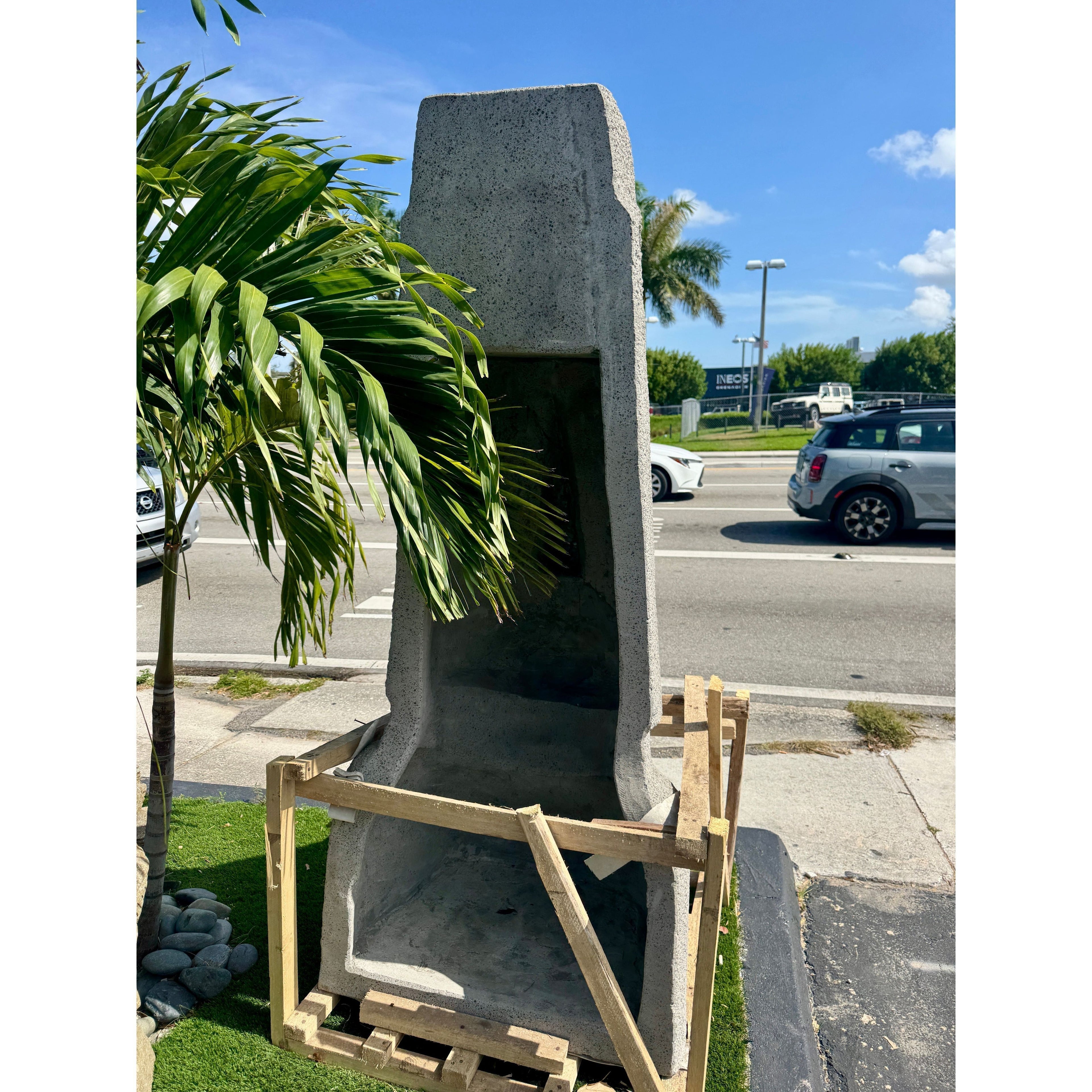 Easther island large with pot on top grey color – Fiber Concrete Indonesia Sourcing