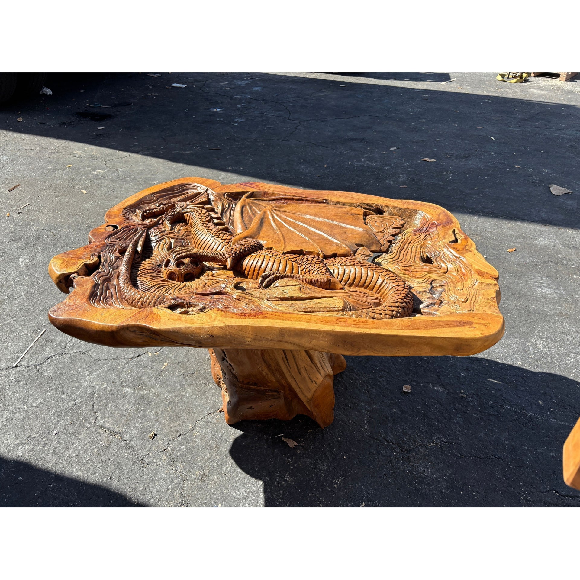 Coffe Table Glass with Dragon carving– Teak Wood Indonesia Sourcing