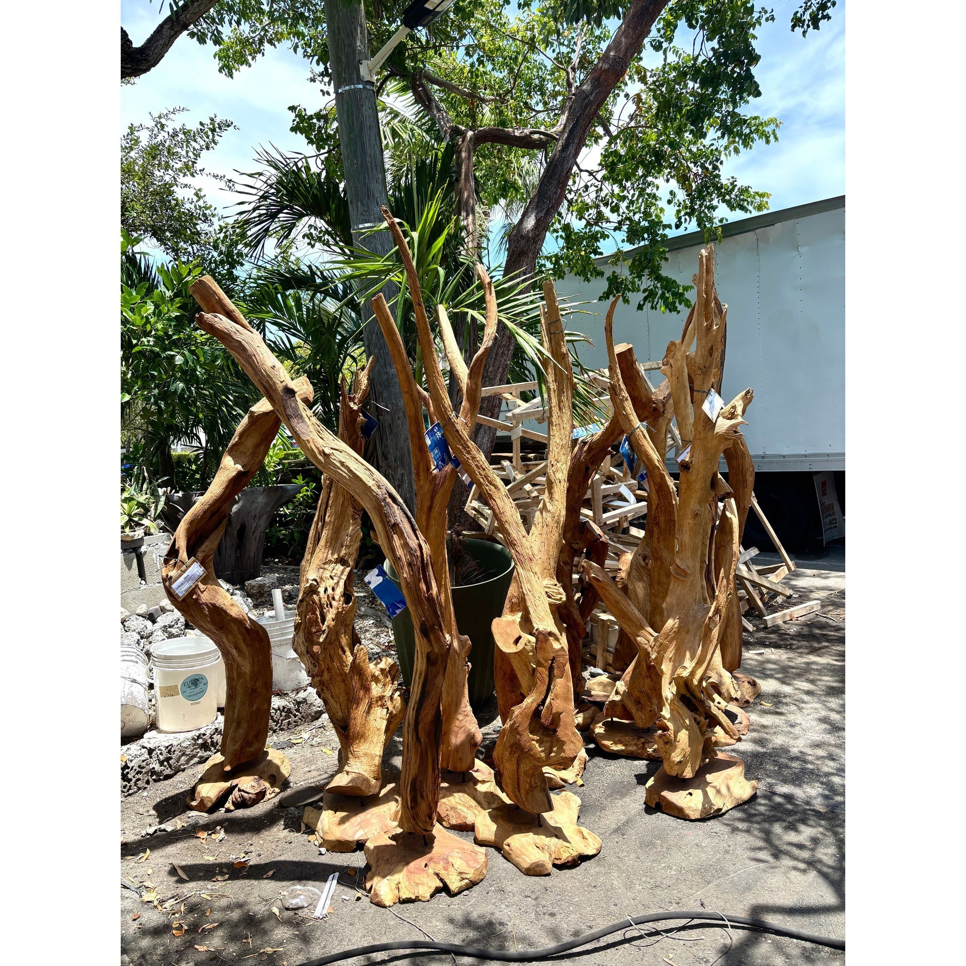 Standing Deco Indonesia Sourcing