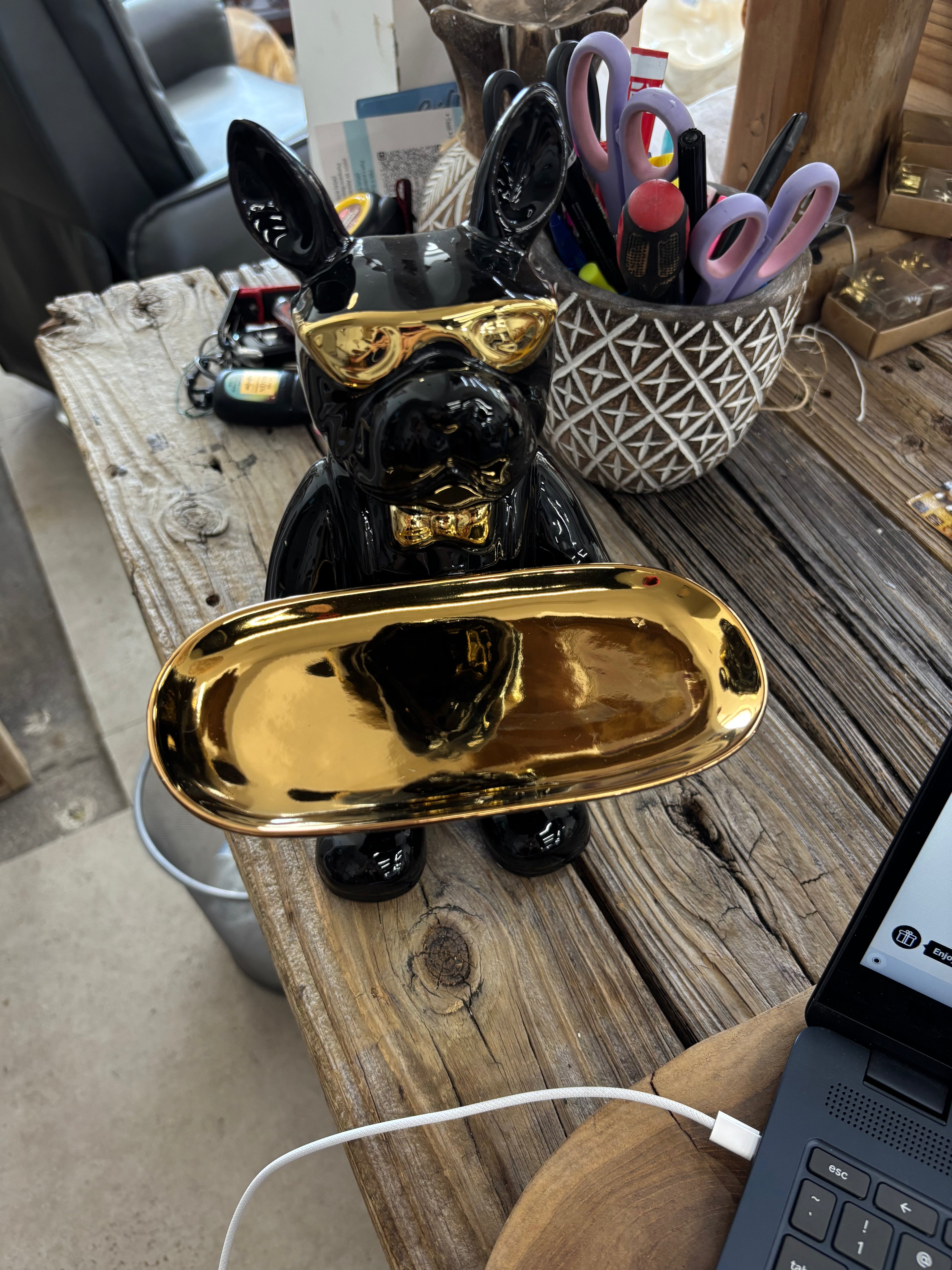 Black Ceramic Bulldog UMA