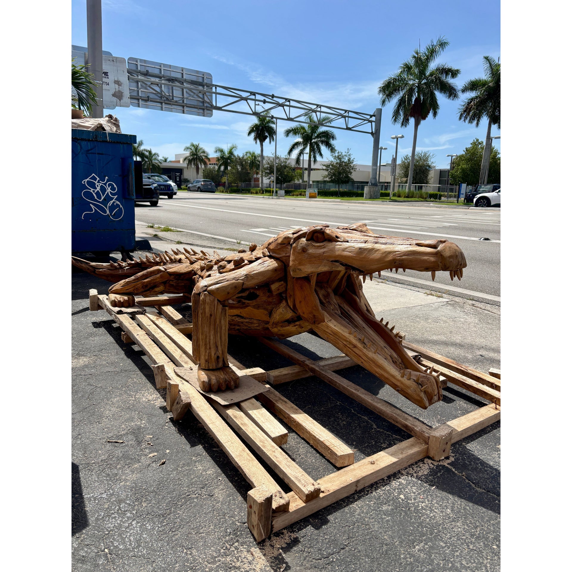 Aligator Statue 260x120x66 Cm – Teak Wood Indonesia Sourcing