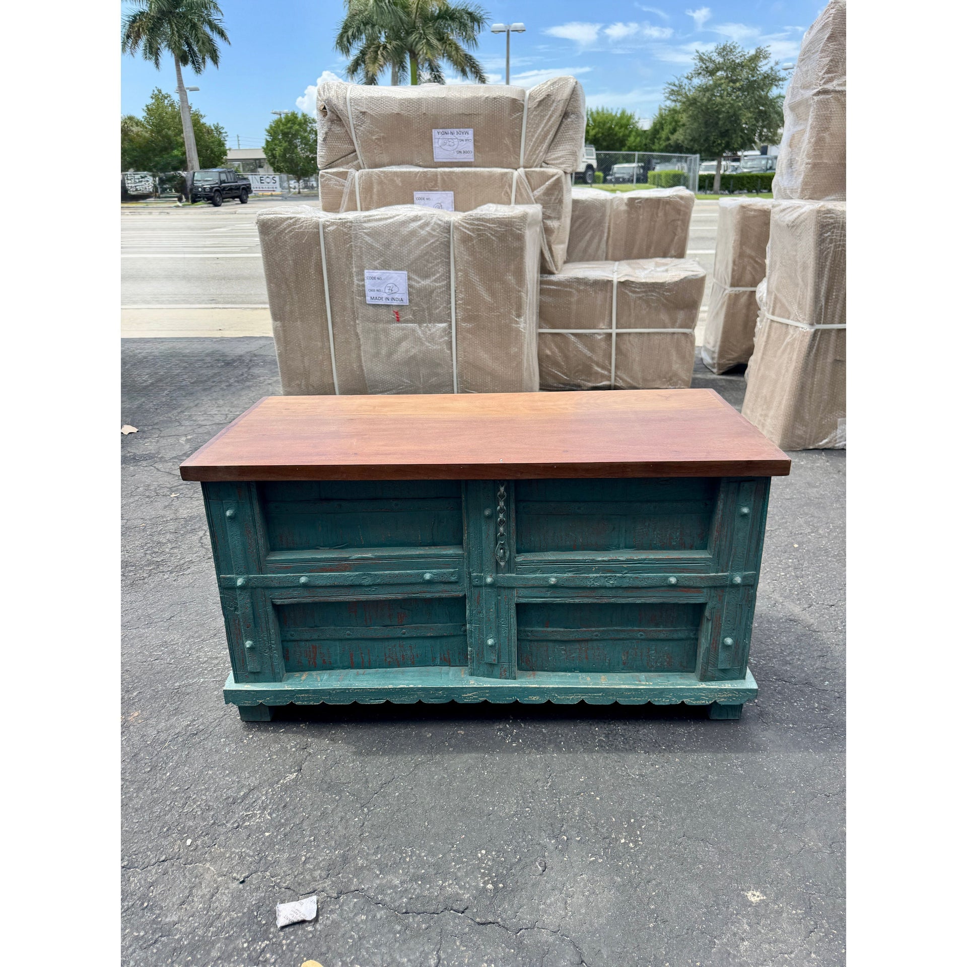 W/D Trunk - 42 x 19 x 23 in India Sourcing
