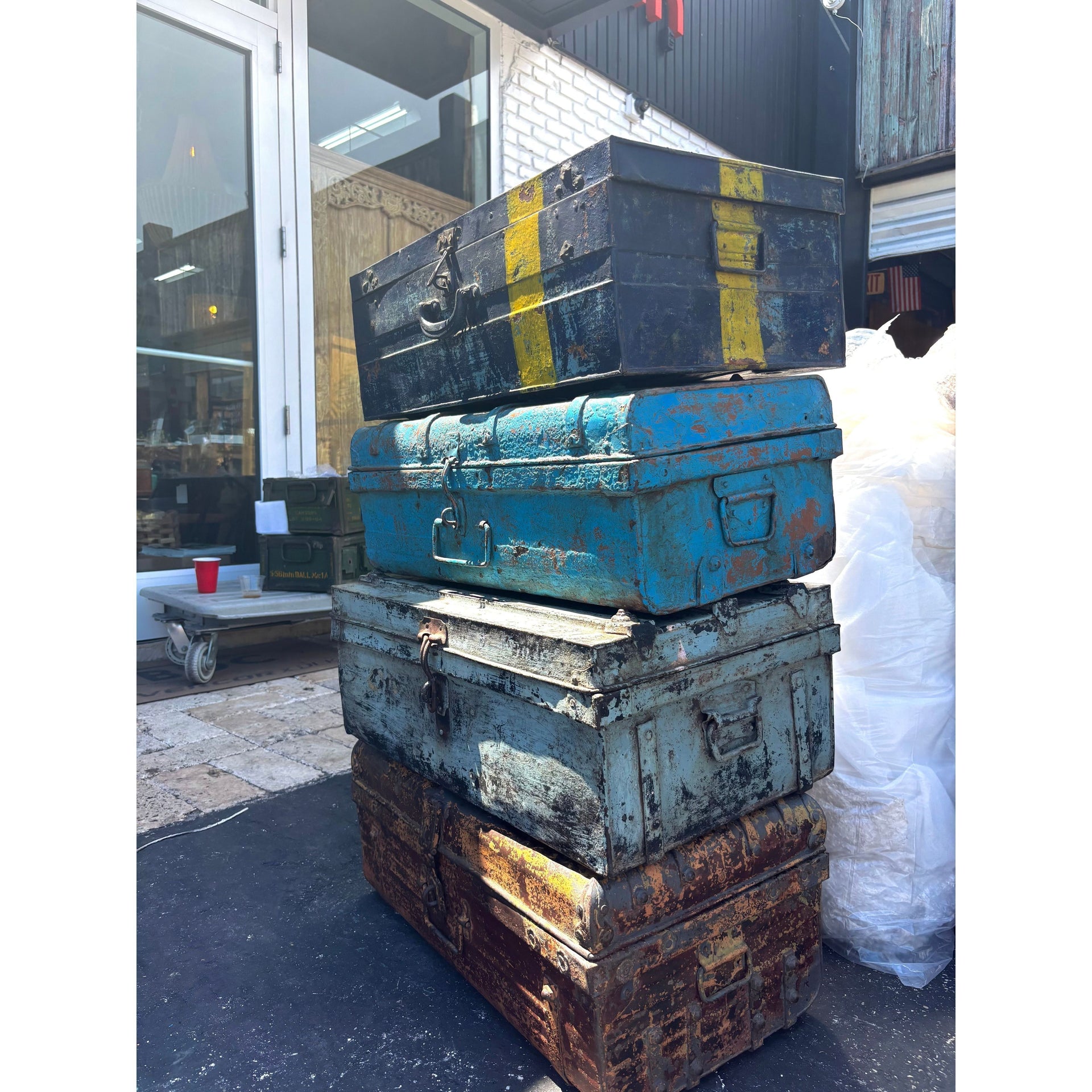 Iron Box - 25 x 17 x 16 in India Sourcing