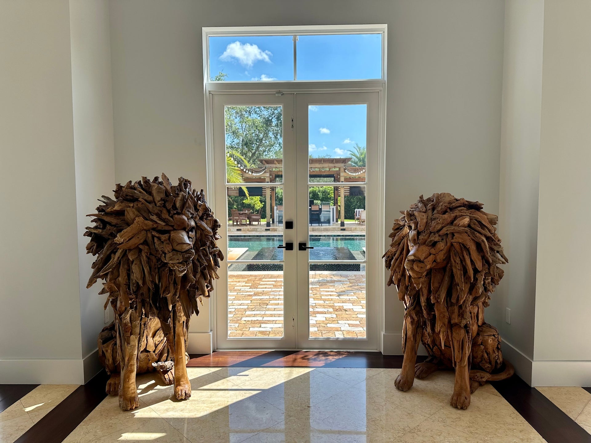 Hand Carved Teak Lion Anteak
