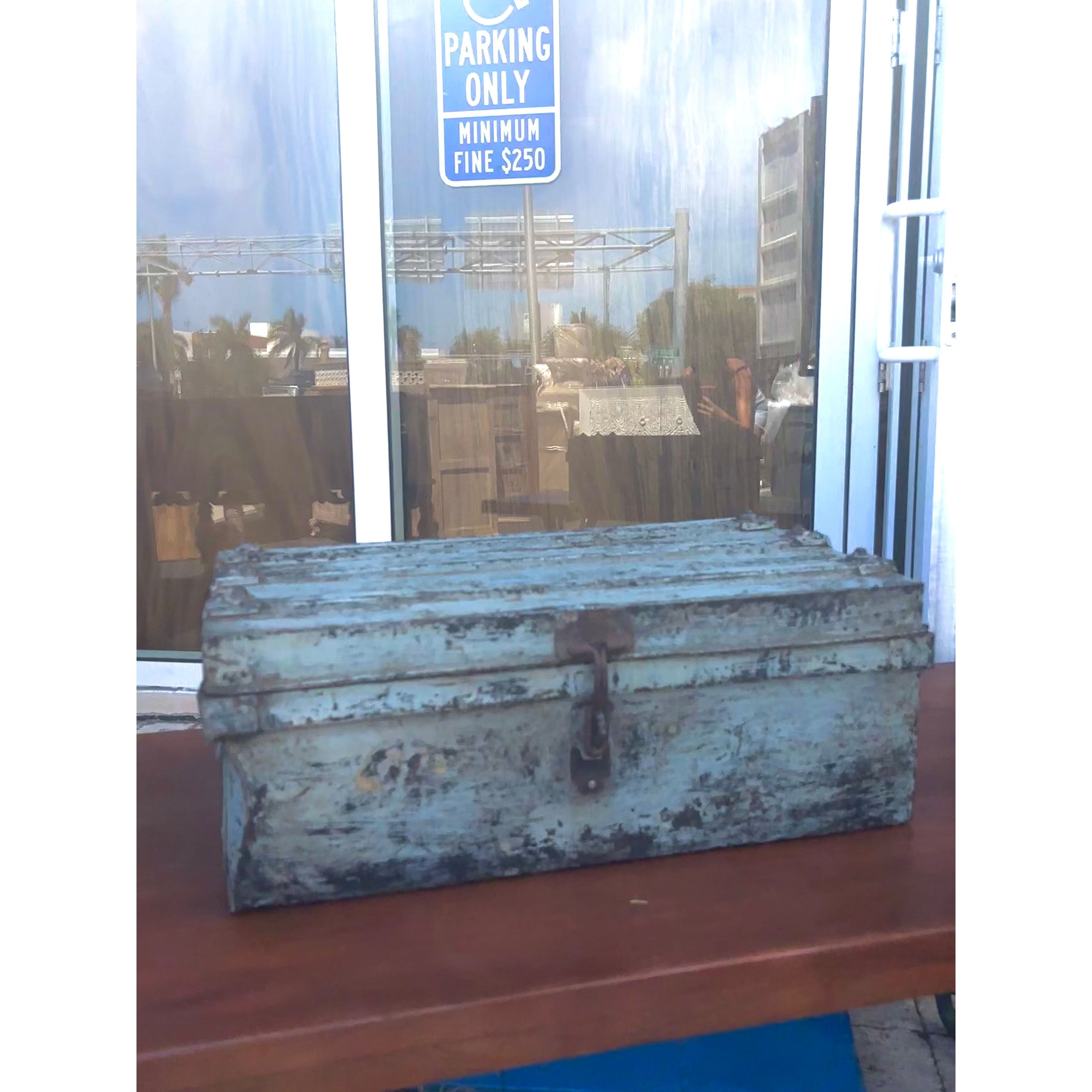 Iron Box - 25 x 17 x 16 in India Sourcing