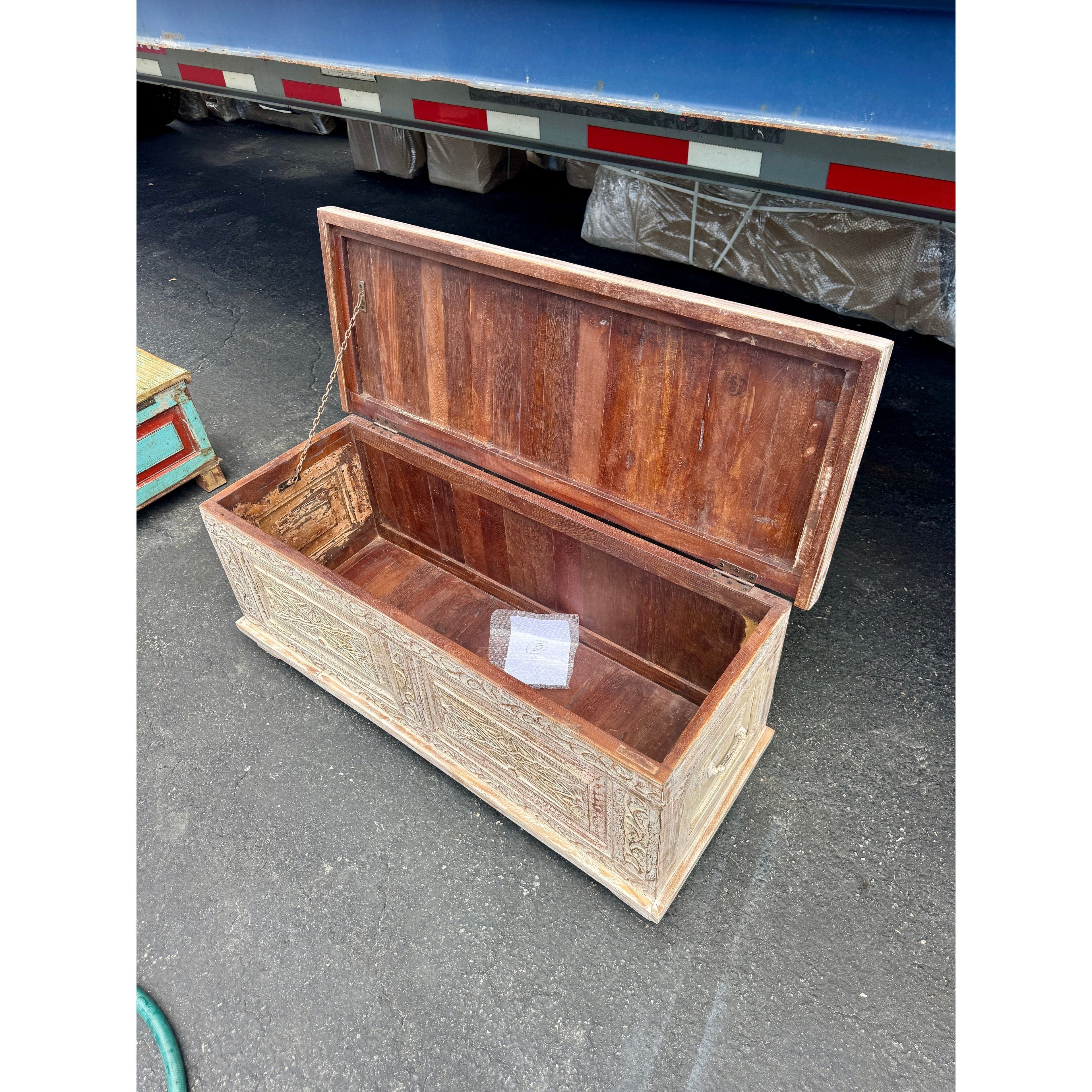 W/D Trunk - 47 x 18 x 18 in India Sourcing