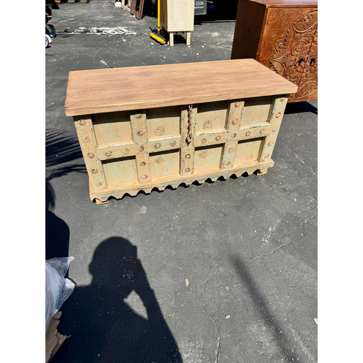 W/D Trunk - 41 x 18 x 22 in India Sourcing