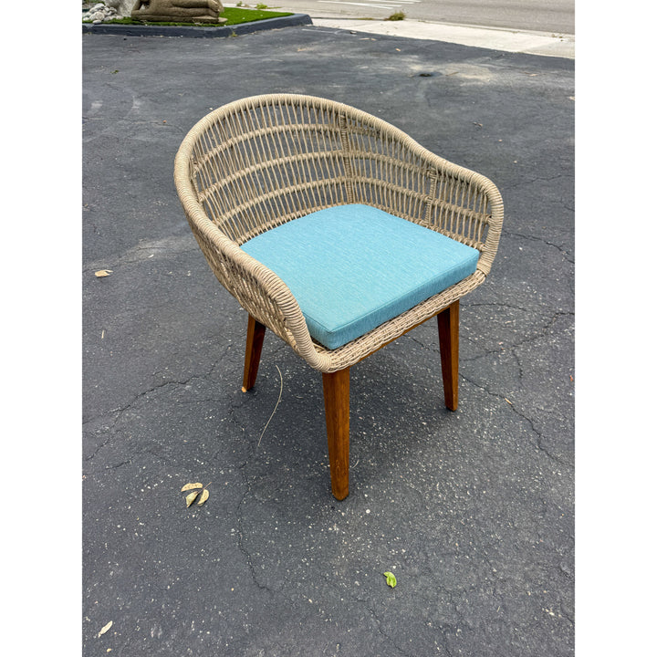 SYNTHETIC ROPE AND TEAK ARM CHAIR W/ BLUE CUSHION Anteak