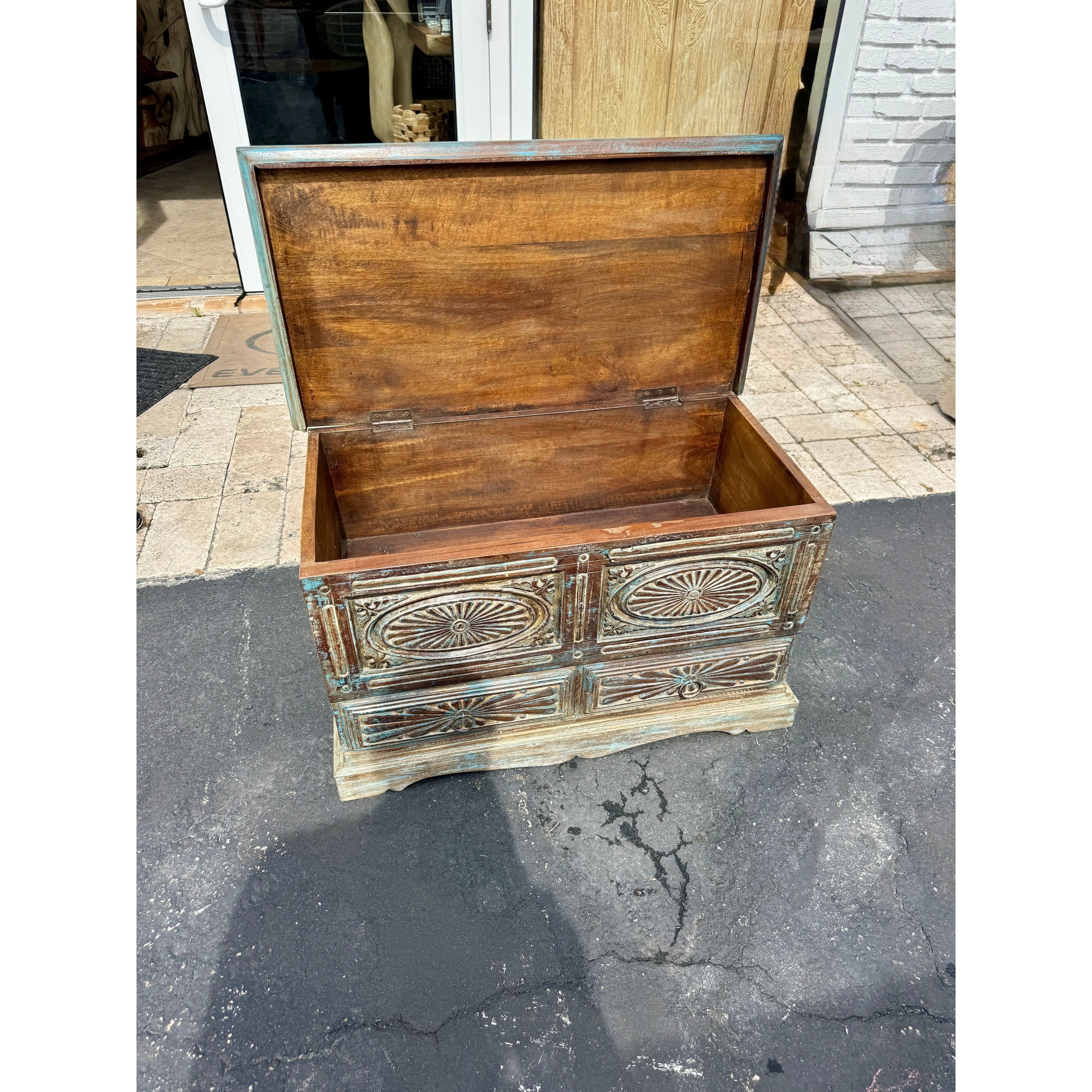 W/D Trunk - 31 x 16 x 19 in India Sourcing