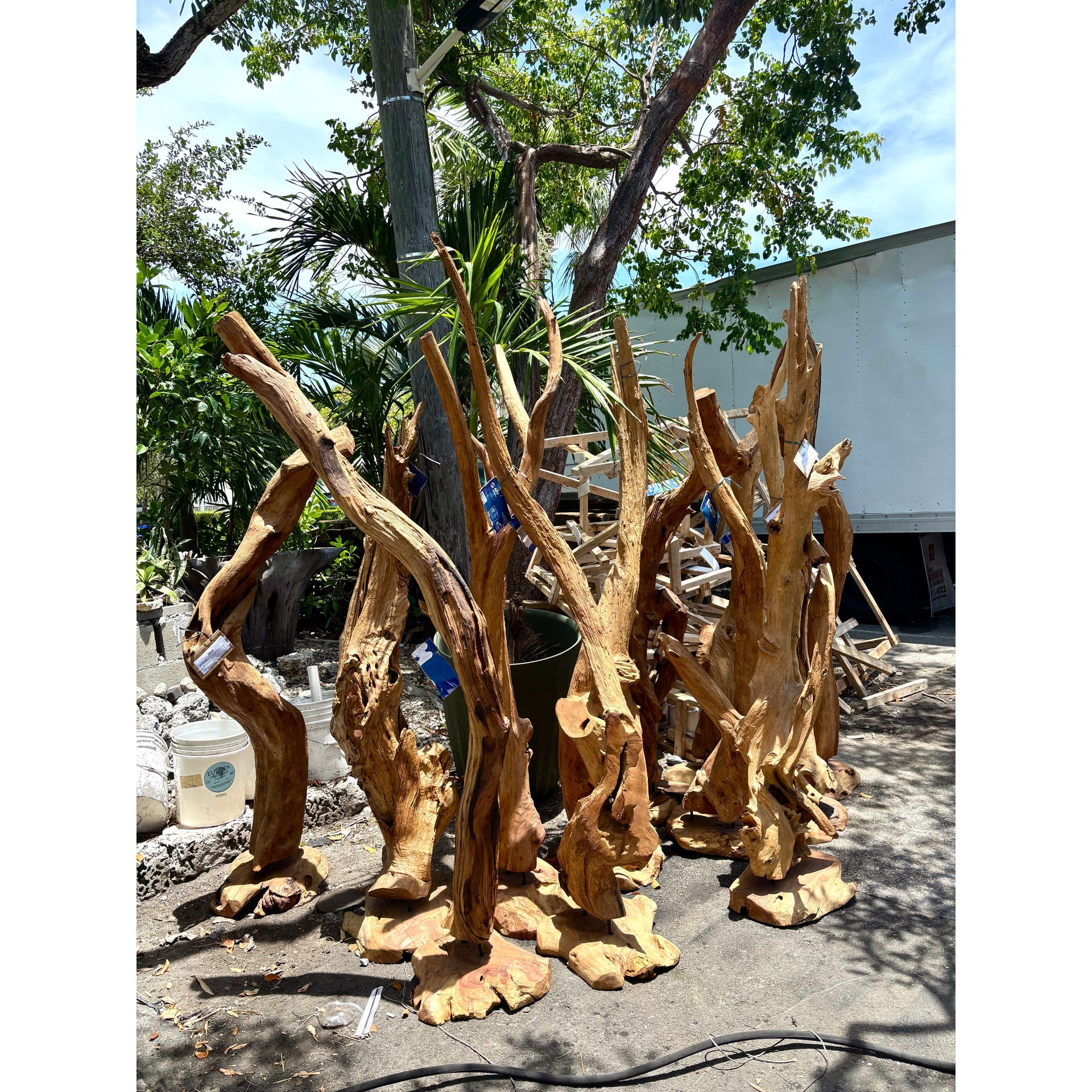 Standing Deco Indonesia Sourcing