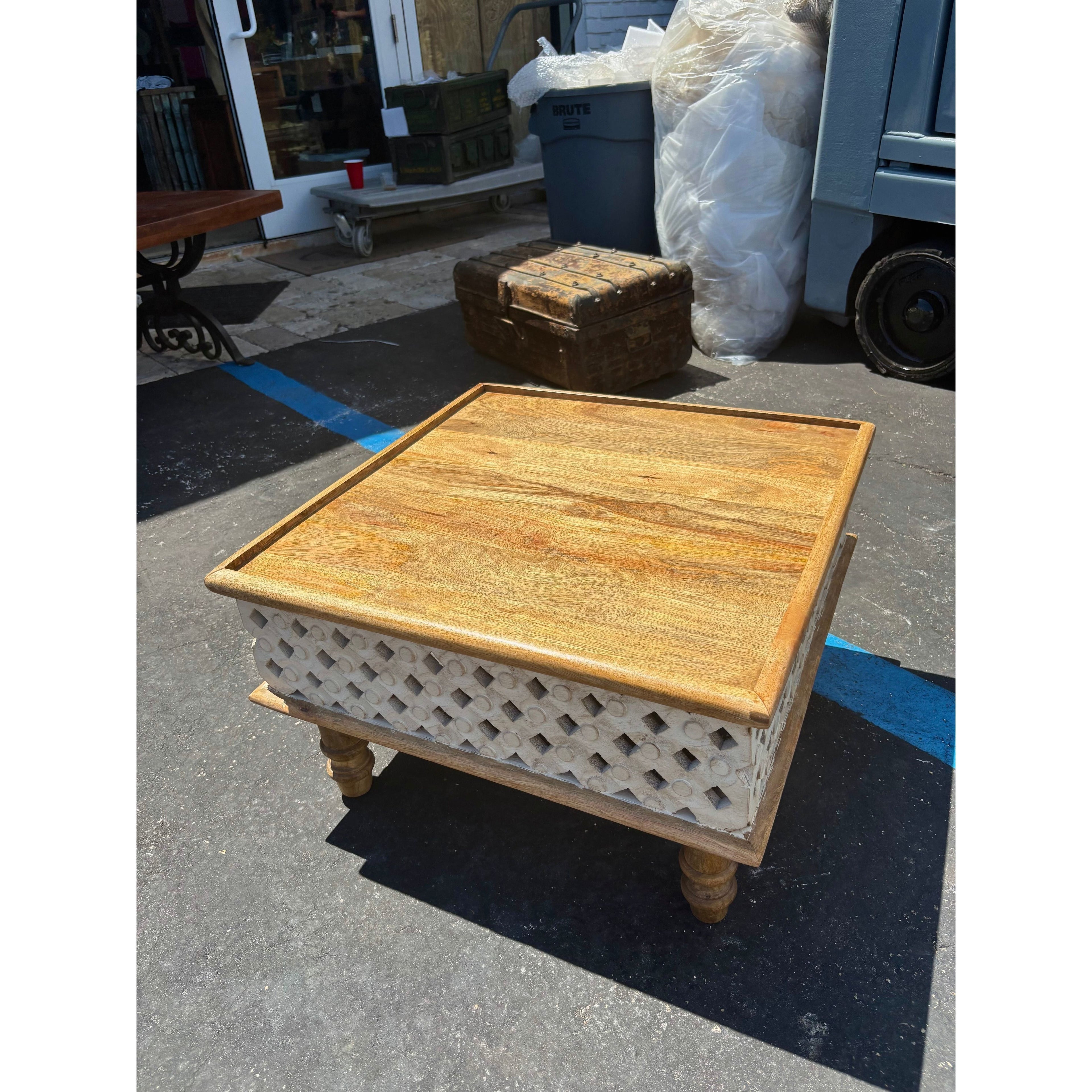 W/D Coffee Table - 24 x 24 x 15 in India Sourcing