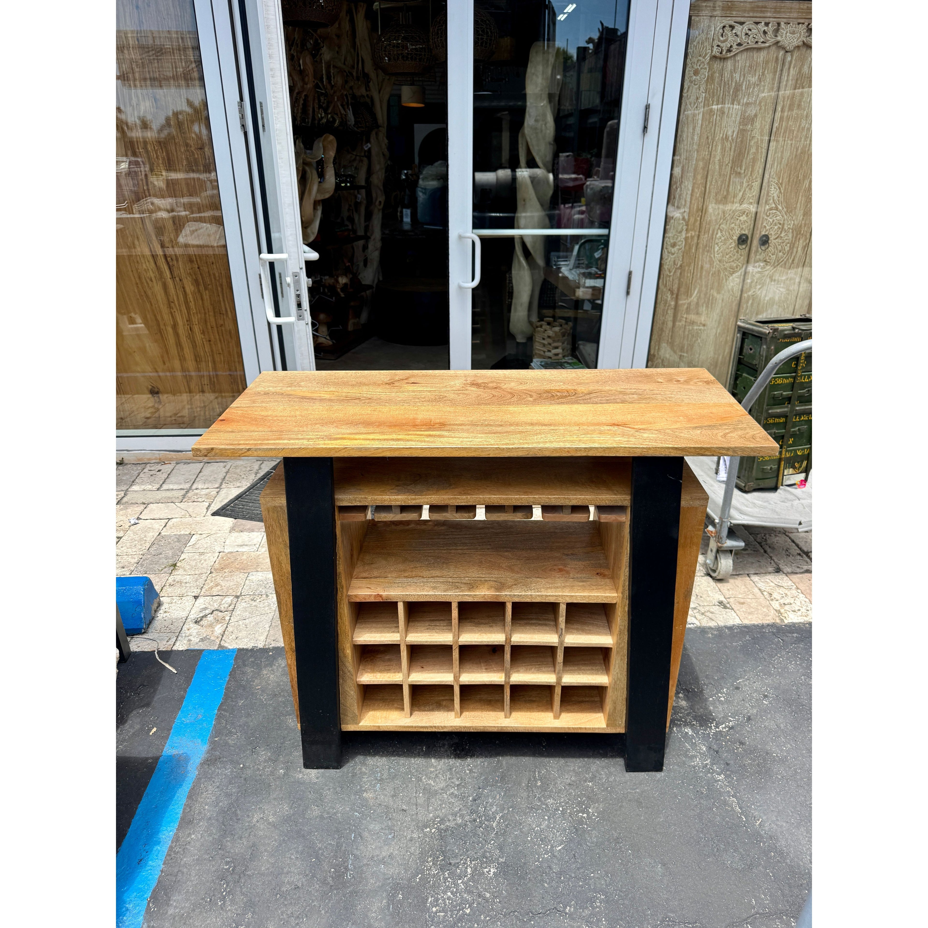 W/D Bar Counter - 47 x 20 x 39 in India Sourcing