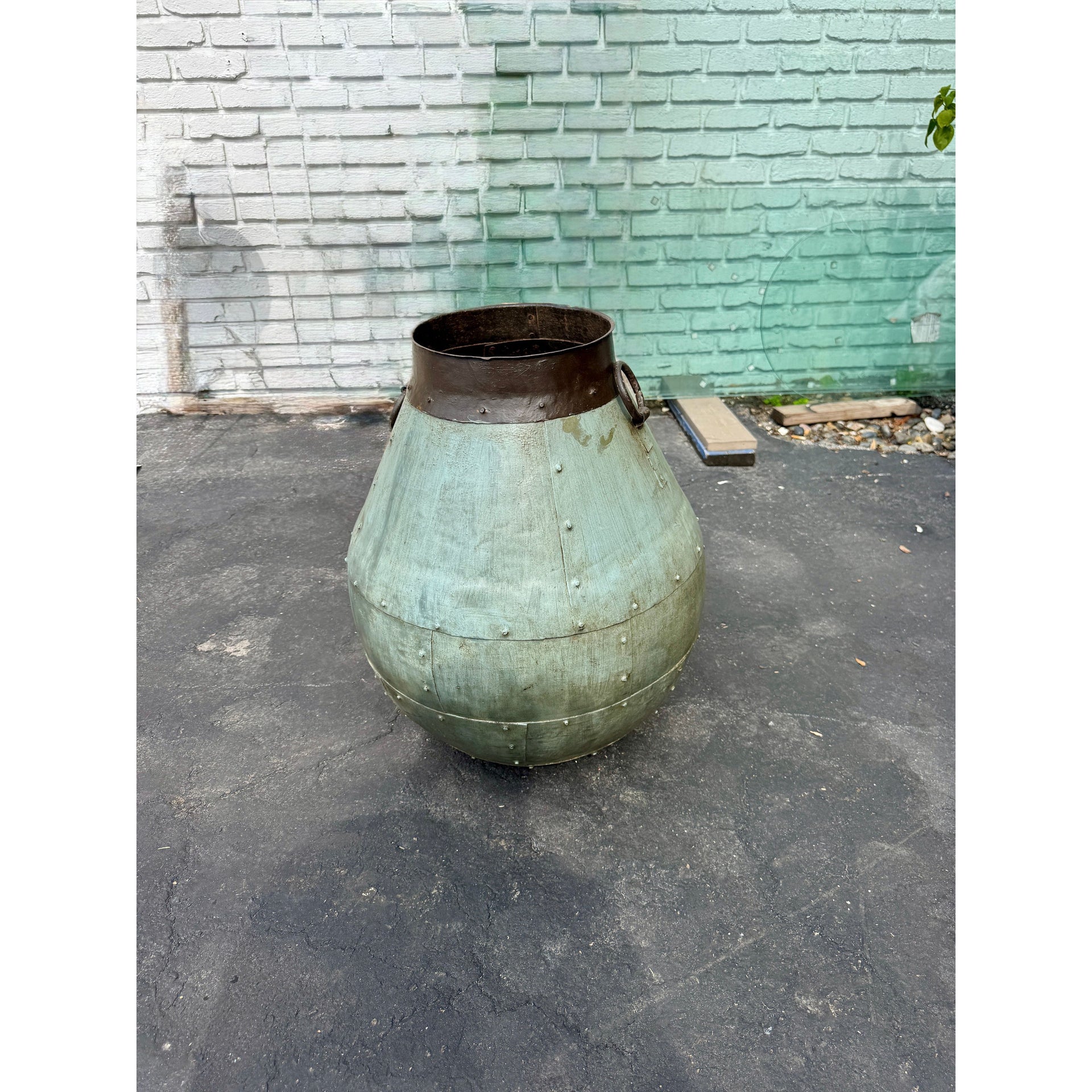 Iron Pot - 19 x 19 x 25 in India Sourcing