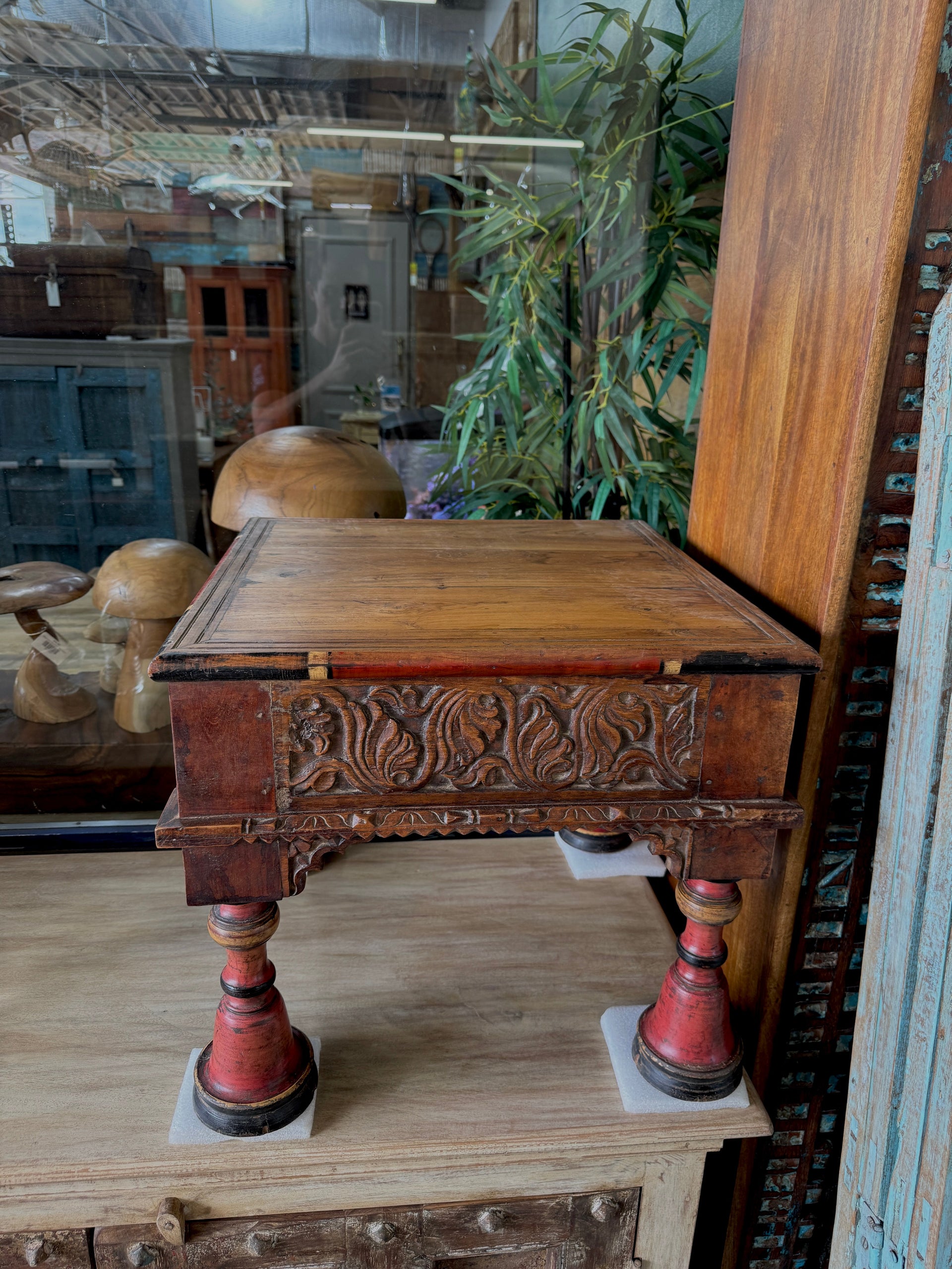 W/D COFFEE TABLE — 20" W × 20" D × 18" H Trupti Expo Crafts