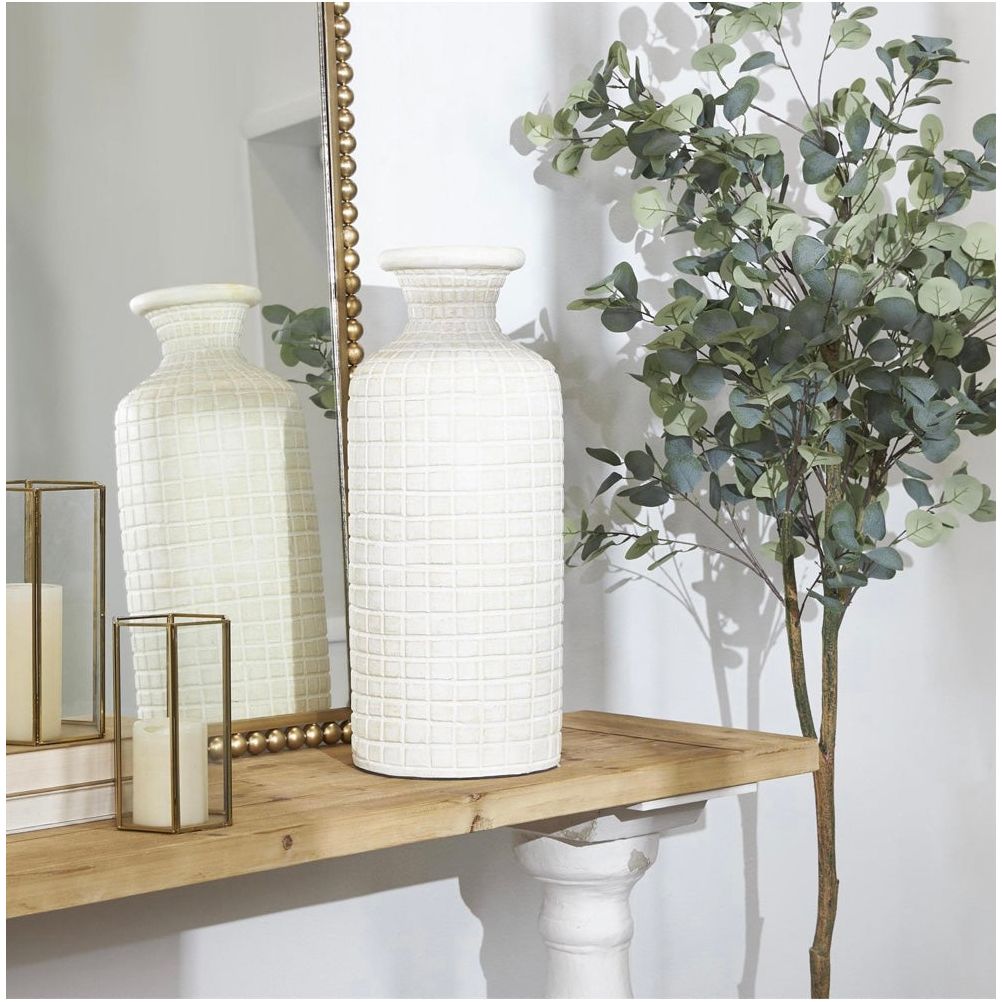 Cream Textured Vase UMA