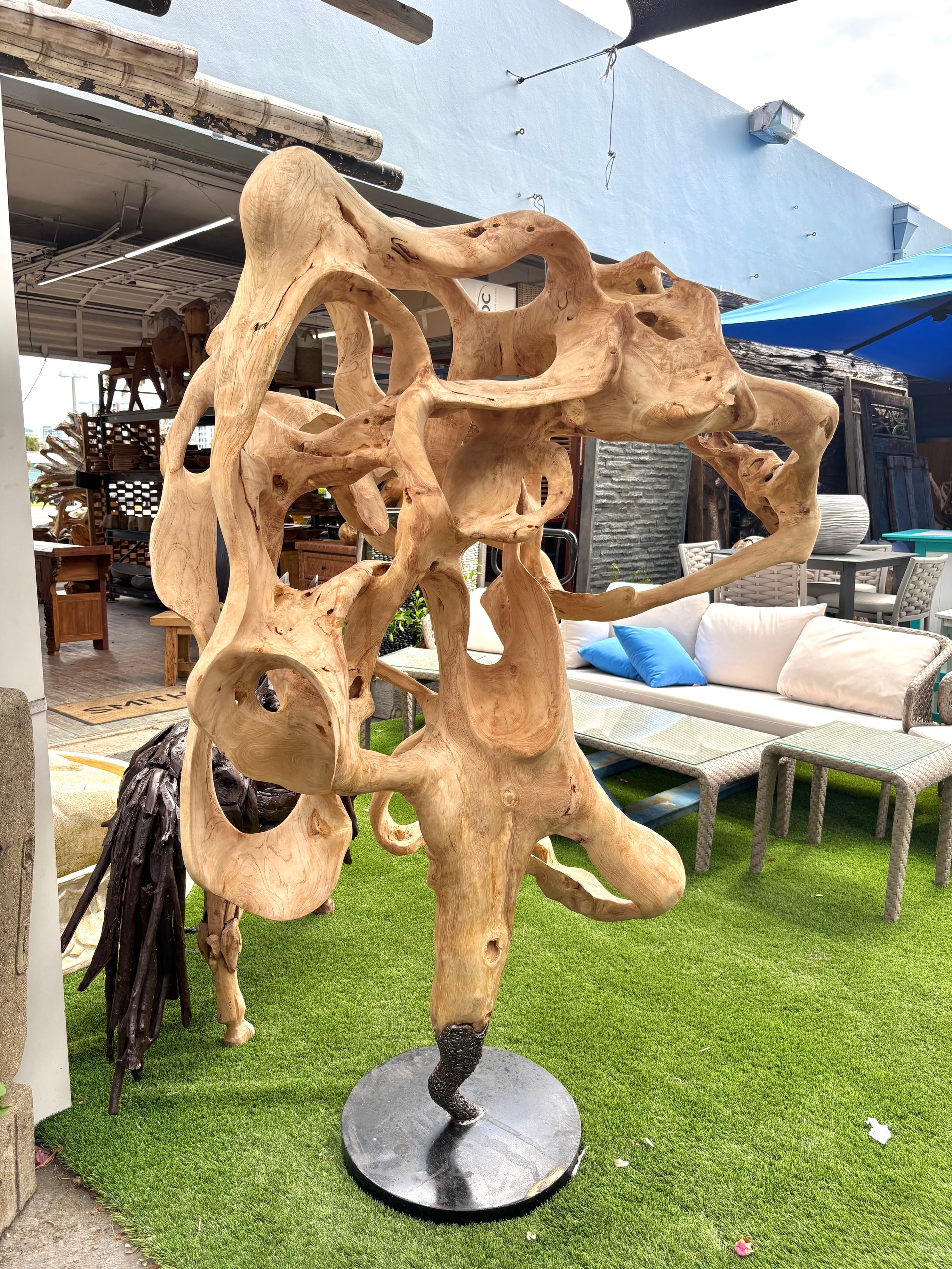 TEAK SCULPTURE ON STAND JUMBO Anteak