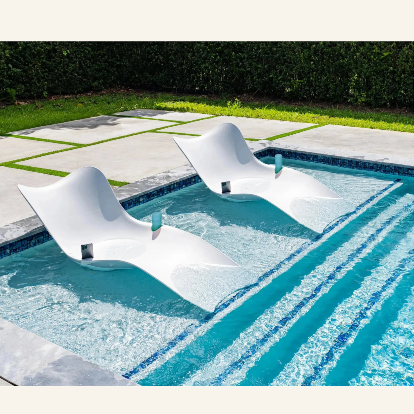 Ocean in Pool Chaise Chair Pelican reef