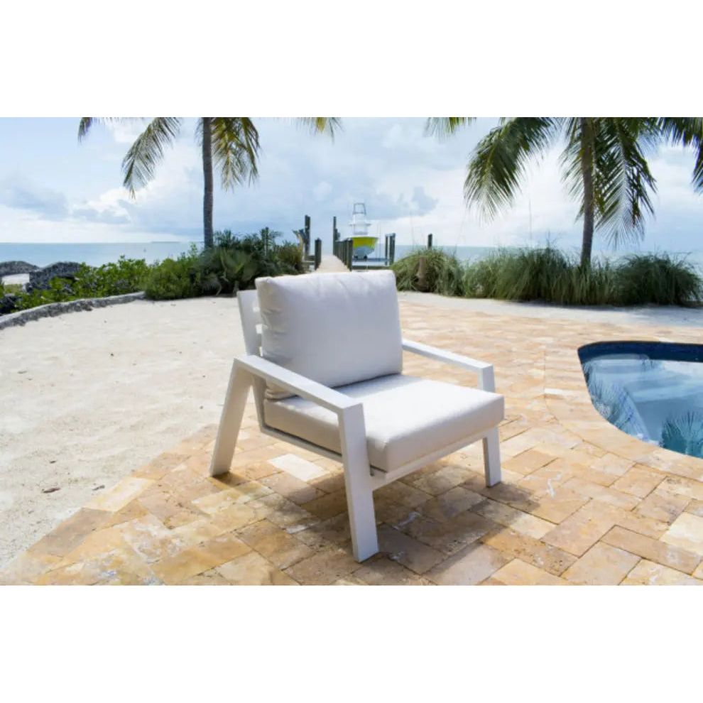 Mykonos Lounge Chair w/off-white cushion Pelican reef